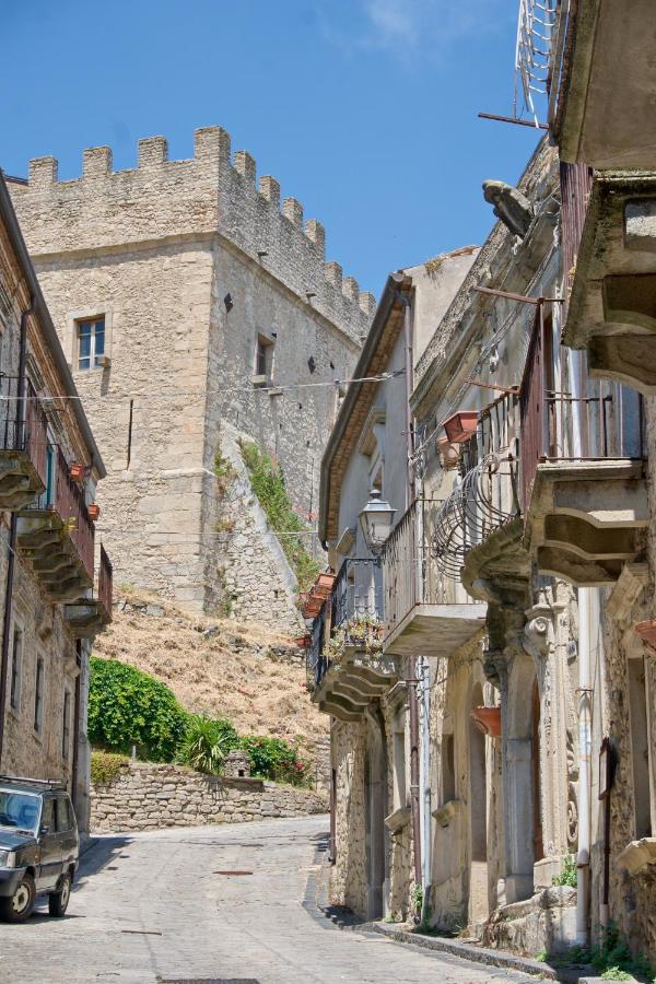 Domus Aurea Bed and Breakfast Montalbano Elicona Εξωτερικό φωτογραφία