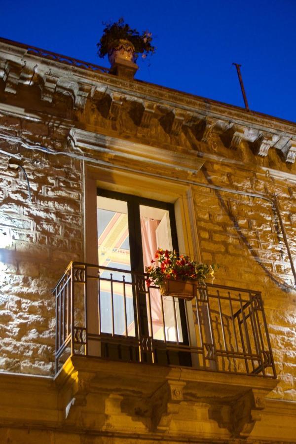 Domus Aurea Bed and Breakfast Montalbano Elicona Εξωτερικό φωτογραφία